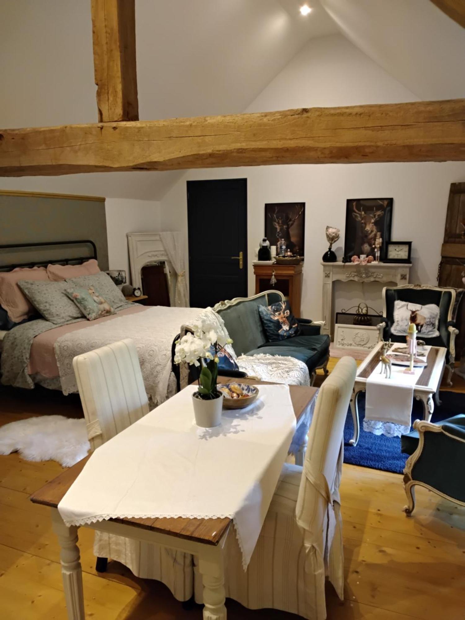 Au Petit Bonheur De Seraphine Saint-Aubin  Bagian luar foto